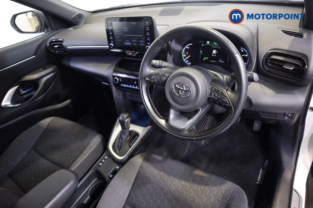Toyota Yaris Cross Design Automatic Petrol-Electric Hybrid Estate - Stock Number (1571063) - 1st supplementary image