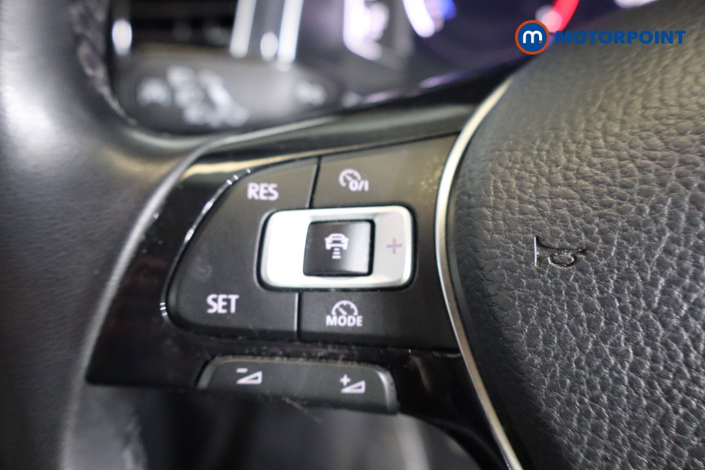 Volkswagen T-Roc SEL Manual Petrol SUV - Stock Number (1571111) - 13th supplementary image
