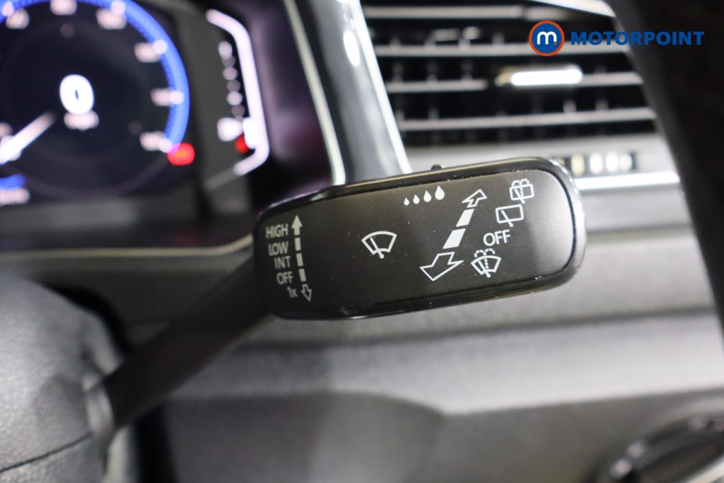 Volkswagen T-Roc SEL Manual Petrol SUV - Stock Number (1571111) - 16th supplementary image