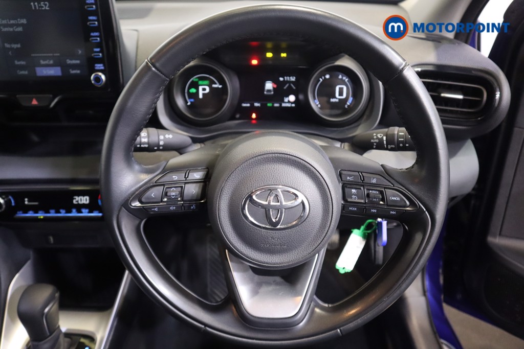 Toyota Yaris Design Automatic Petrol-Electric Hybrid Hatchback - Stock Number (1572624) - 3rd supplementary image