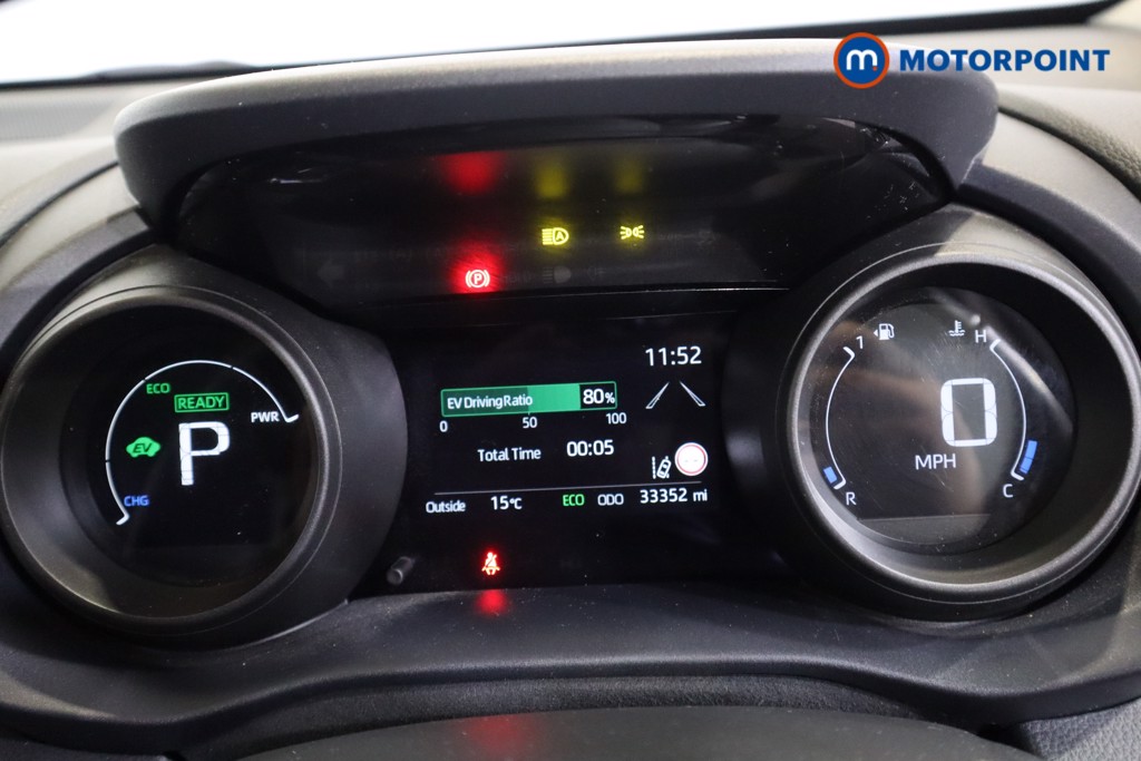 Toyota Yaris Design Automatic Petrol-Electric Hybrid Hatchback - Stock Number (1572624) - 4th supplementary image
