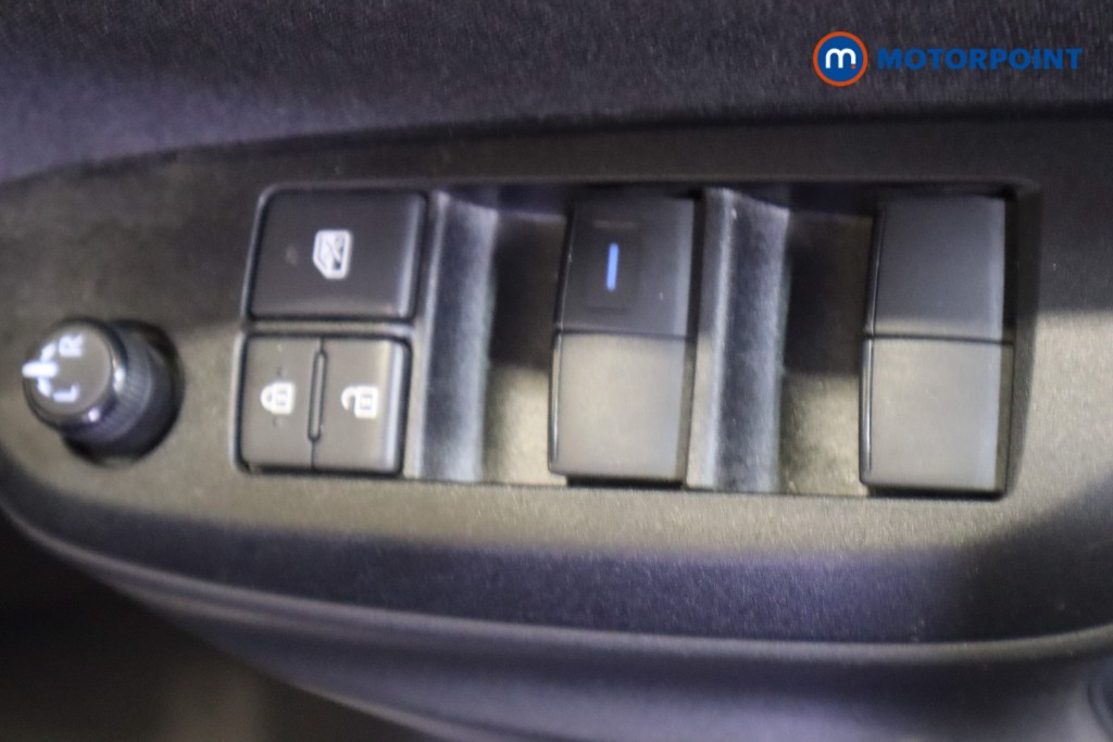 Toyota Yaris Design Automatic Petrol-Electric Hybrid Hatchback - Stock Number (1572624) - 15th supplementary image
