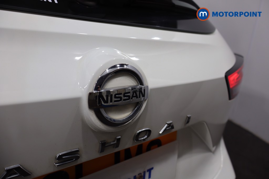 Nissan Qashqai Acenta Premium Automatic Petrol SUV - Stock Number (1572884) - 25th supplementary image