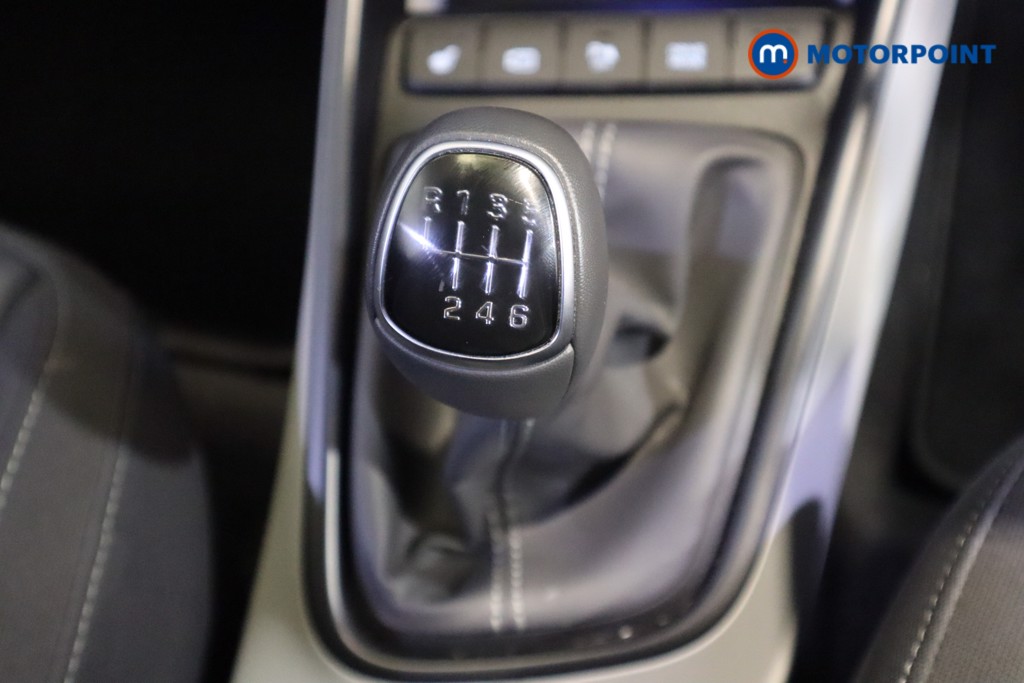 Hyundai Bayon Ultimate Manual Petrol-Electric Hybrid SUV - Stock Number (1573315) - 5th supplementary image