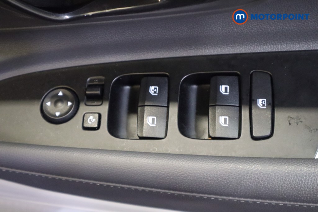 Hyundai Bayon Ultimate Manual Petrol-Electric Hybrid SUV - Stock Number (1573315) - 15th supplementary image