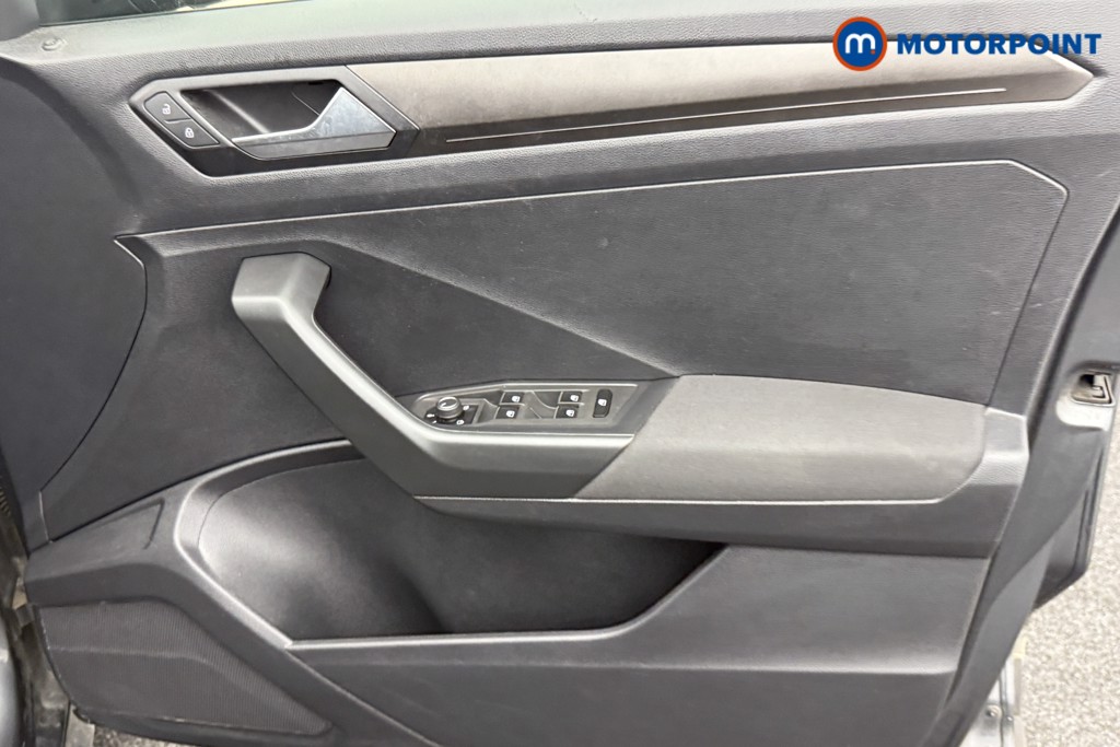 Volkswagen T-Roc Design Manual Petrol SUV - Stock Number (1573490) - 18th supplementary image