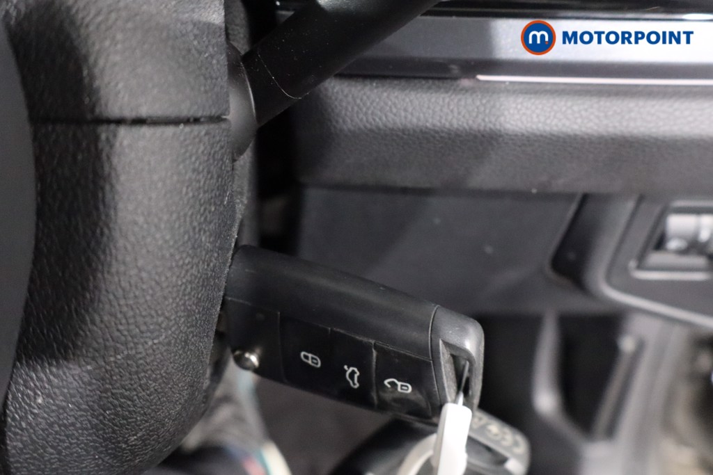 Volkswagen Polo R-Line Automatic Petrol Hatchback - Stock Number (1573714) - 13th supplementary image
