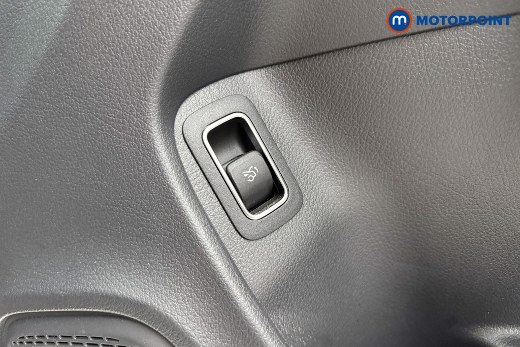 Mercedes-Benz CLA Amg Line Automatic Petrol Coupe - Stock Number (1573736) - 18th supplementary image