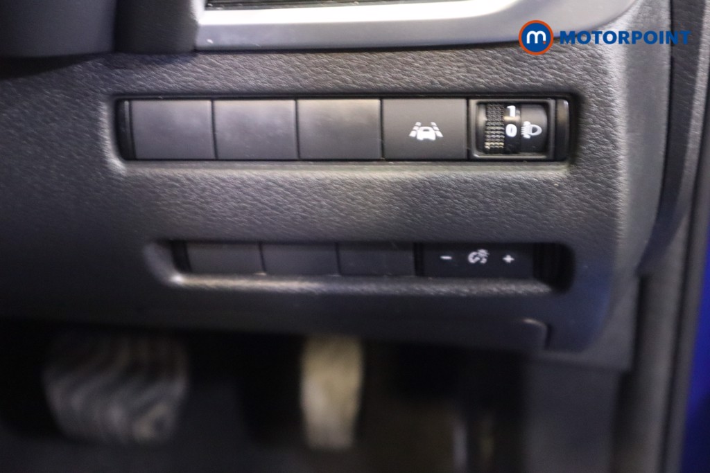 Nissan Qashqai N-Connecta Automatic Petrol-Electric Hybrid SUV - Stock Number (1573797) - 16th supplementary image