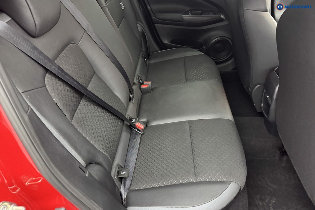Nissan Juke N-Connecta Manual Petrol SUV - Stock Number (1574100) - 4th supplementary image
