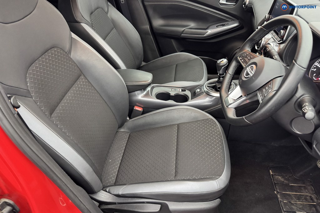 Nissan Juke N-Connecta Manual Petrol SUV - Stock Number (1574100) - 5th supplementary image