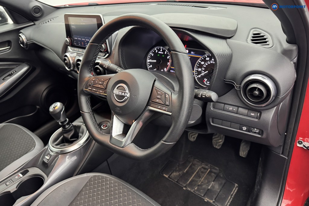 Nissan Juke N-Connecta Manual Petrol SUV - Stock Number (1574100) - 7th supplementary image
