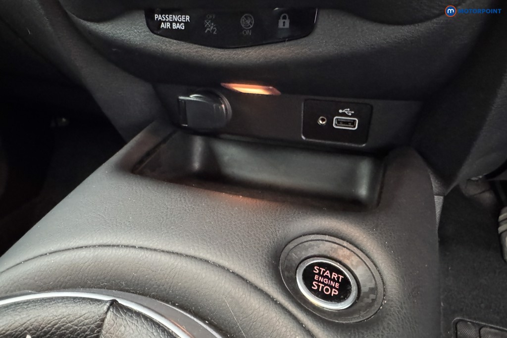 Nissan Juke N-Connecta Manual Petrol SUV - Stock Number (1574100) - 16th supplementary image