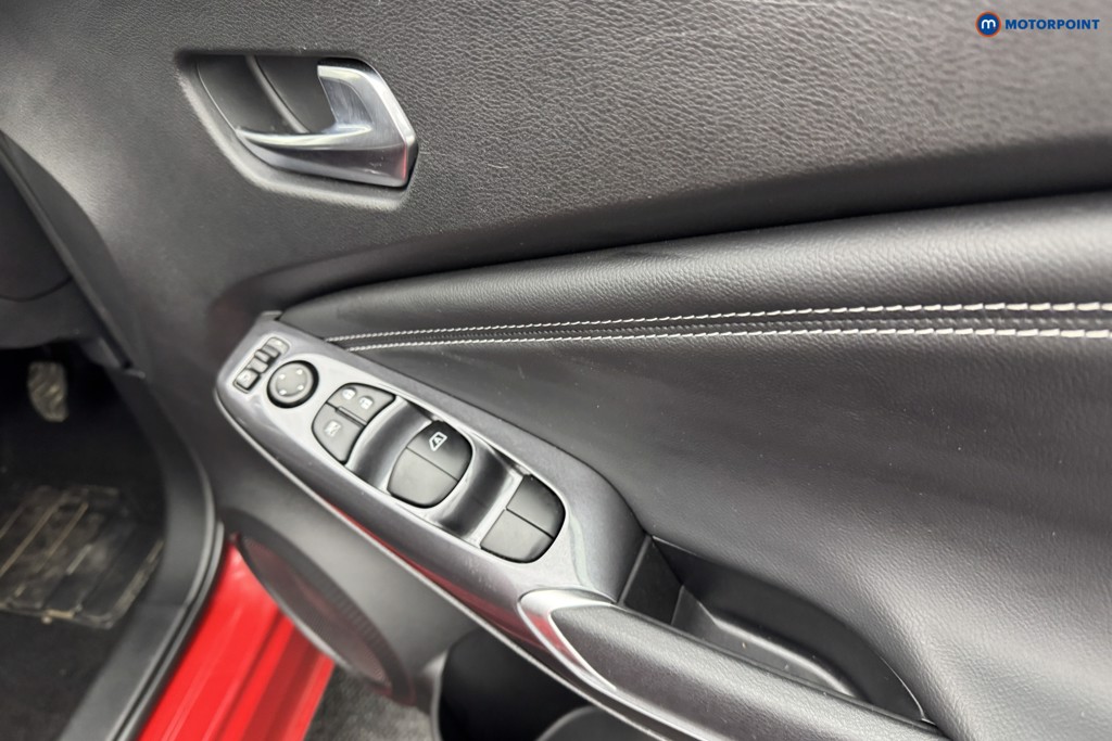 Nissan Juke N-Connecta Manual Petrol SUV - Stock Number (1574100) - 22nd supplementary image