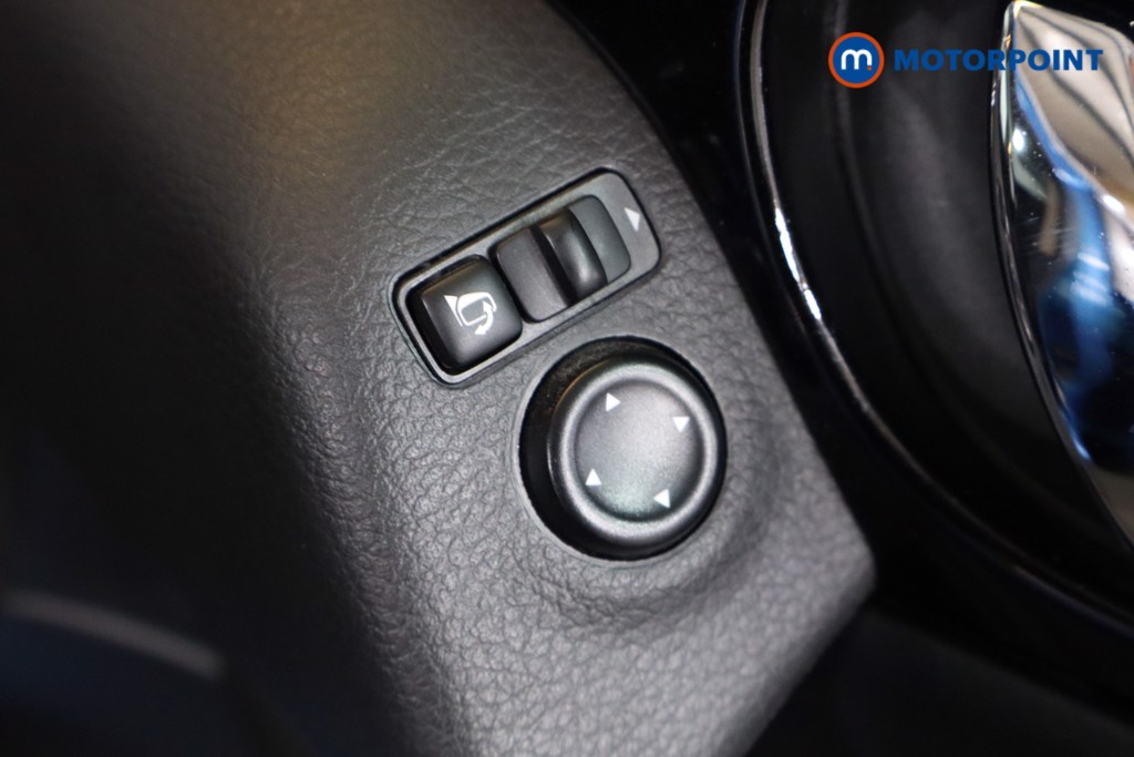 Nissan Qashqai N-Connecta Manual Petrol SUV - Stock Number (1574115) - 17th supplementary image