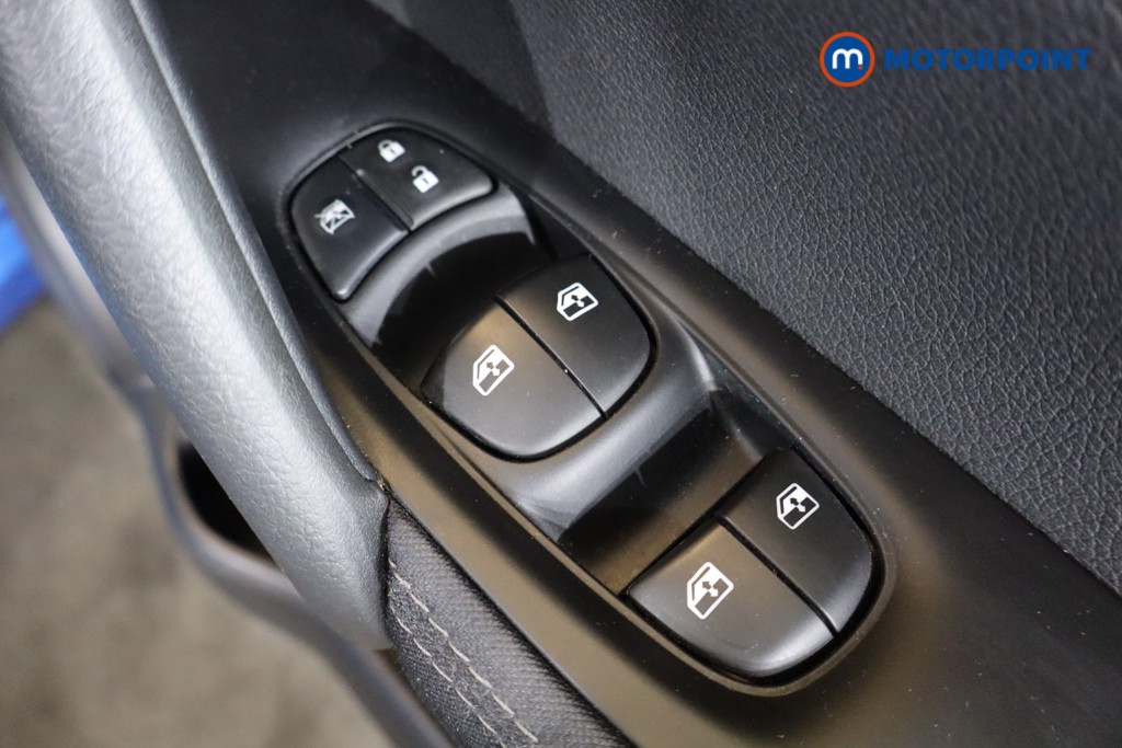 Nissan Qashqai N-Connecta Manual Petrol SUV - Stock Number (1574115) - 18th supplementary image