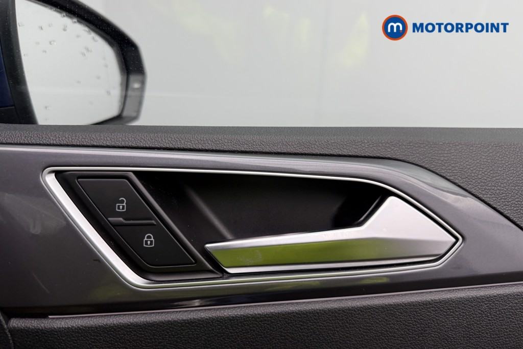 Volkswagen Polo R-Line Manual Petrol Hatchback - Stock Number (1574572) - 12th supplementary image