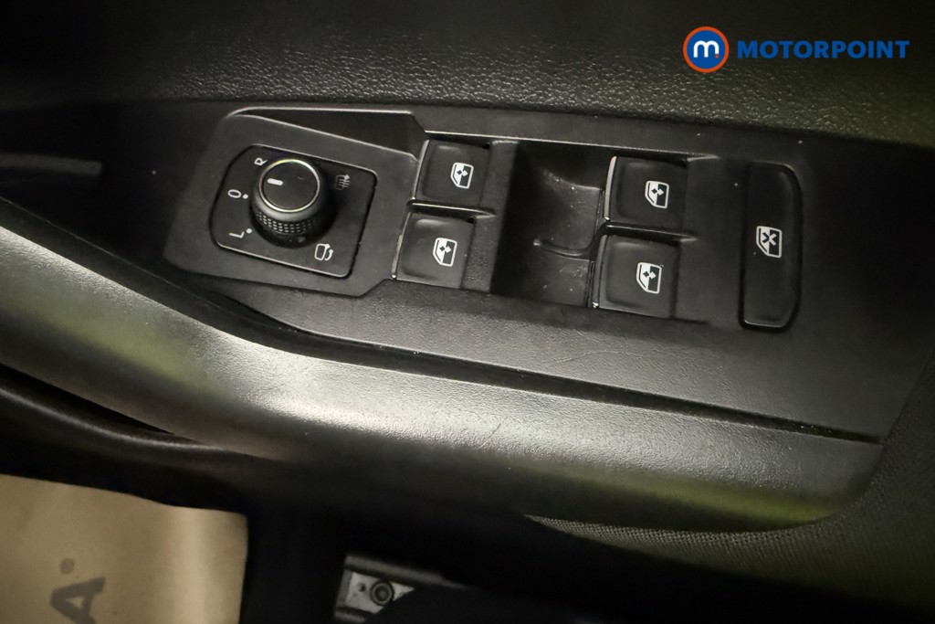 Volkswagen Polo R-Line Manual Petrol Hatchback - Stock Number (1574572) - 14th supplementary image