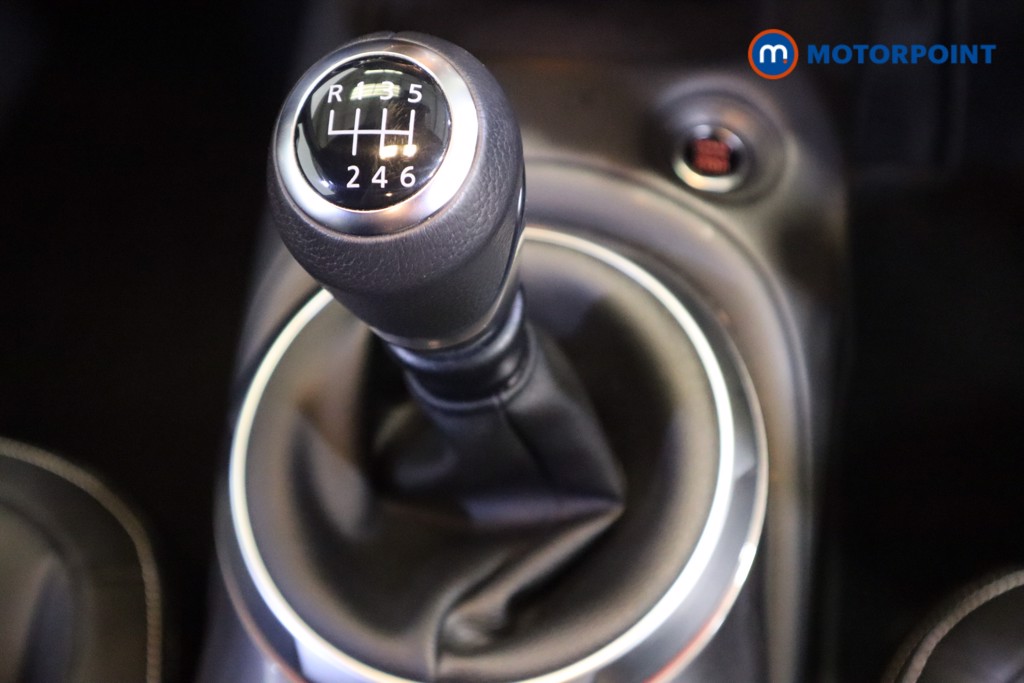 Nissan Juke Tekna Manual Petrol SUV - Stock Number (1574574) - 5th supplementary image