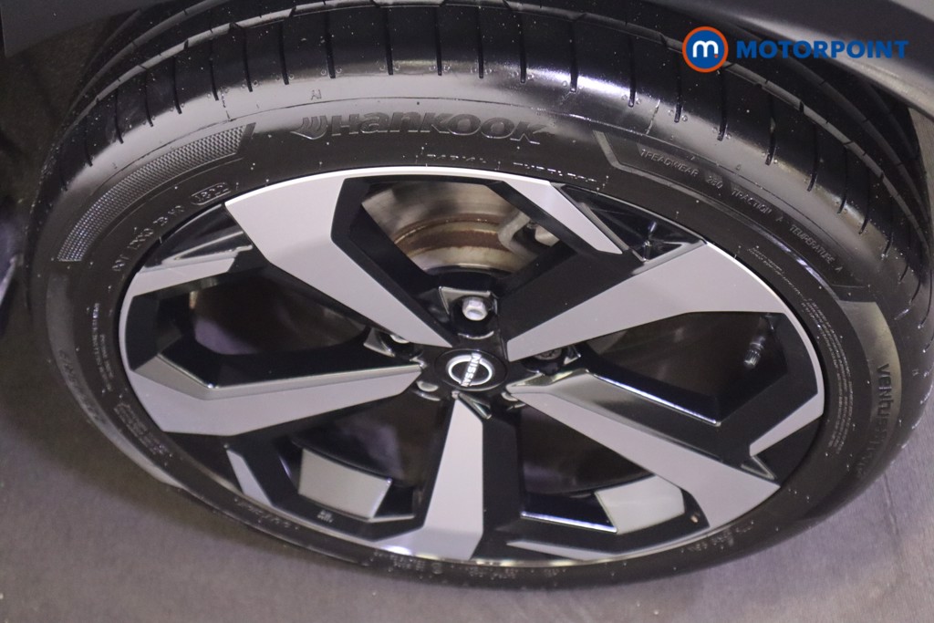 Nissan Juke Tekna Manual Petrol SUV - Stock Number (1574574) - 9th supplementary image