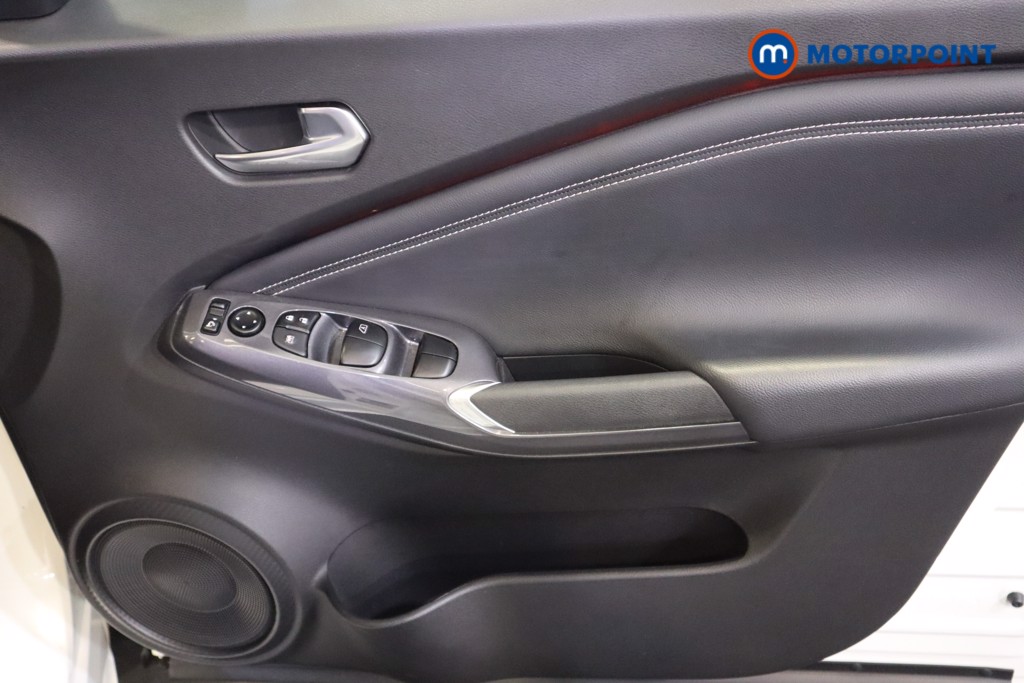 Nissan Juke Tekna Manual Petrol SUV - Stock Number (1574574) - 13th supplementary image