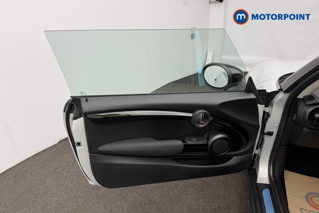 Mini Hatchback Cooper S Classic Manual Petrol Hatchback - Stock Number (1575344) - 4th supplementary image