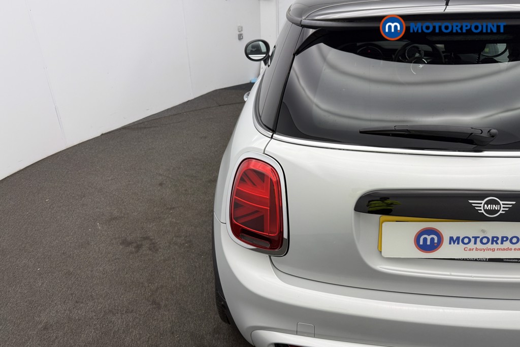 Mini Hatchback Cooper S Classic Manual Petrol Hatchback - Stock Number (1575344) - 5th supplementary image