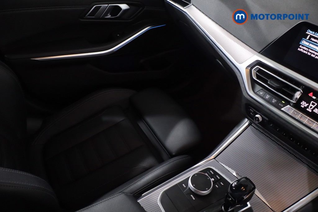 BMW 3 Series M Sport Automatic Petrol Plug-In Hybrid Estate - Stock Number (1566016) - 16th supplementary image