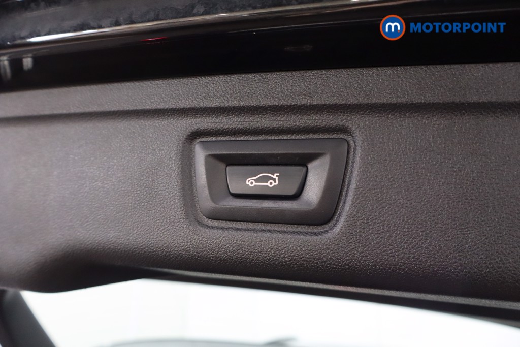BMW 3 Series M Sport Automatic Petrol Plug-In Hybrid Estate - Stock Number (1566016) - 31st supplementary image