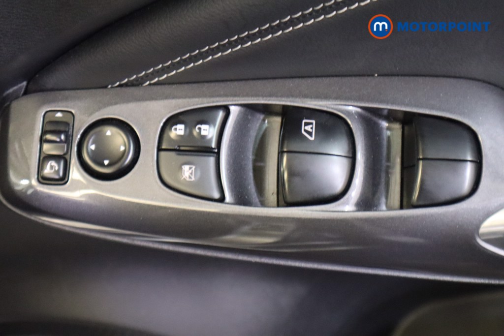 Nissan Juke N-Connecta Automatic Petrol SUV - Stock Number (1569820) - 15th supplementary image