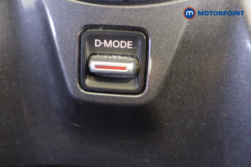 Nissan Juke N-Connecta Automatic Petrol SUV - Stock Number (1569820) - 22nd supplementary image