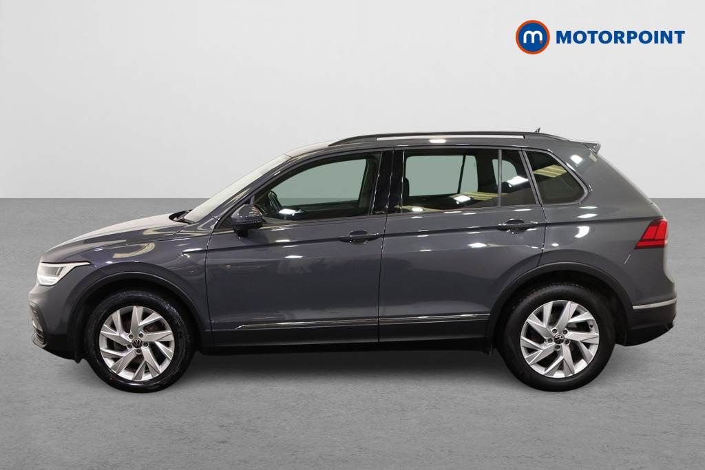 Volkswagen Tiguan Life Automatic Diesel SUV - Stock Number (1571624) - Passenger side