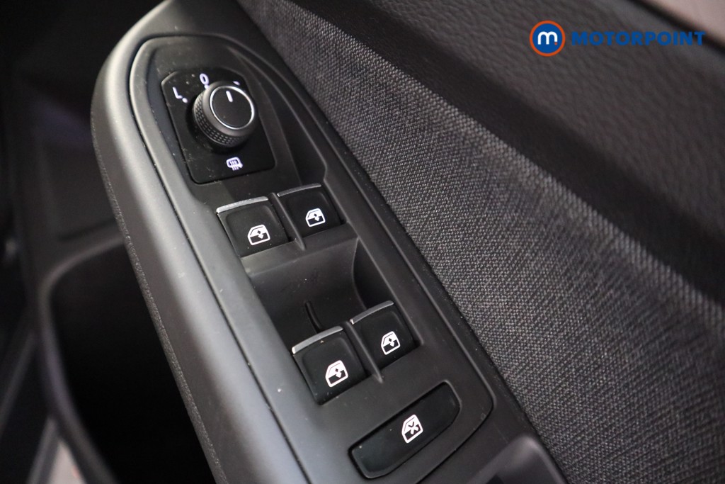 Volkswagen Golf Life Automatic Petrol Hatchback - Stock Number (1572075) - 6th supplementary image
