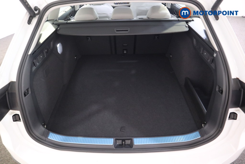 Volkswagen Passat Life Automatic Petrol Plug-In Hybrid Estate - Stock Number (1573339) - 11th supplementary image