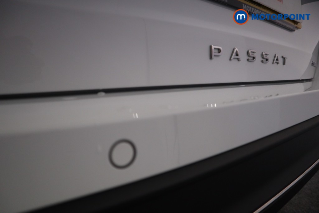 Volkswagen Passat Life Automatic Petrol Plug-In Hybrid Estate - Stock Number (1573339) - 16th supplementary image