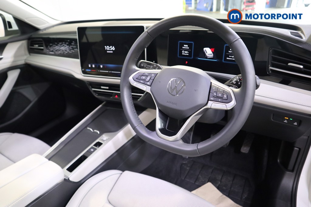 Volkswagen Passat Life Automatic Petrol Plug-In Hybrid Estate - Stock Number (1573339) - 1st supplementary image