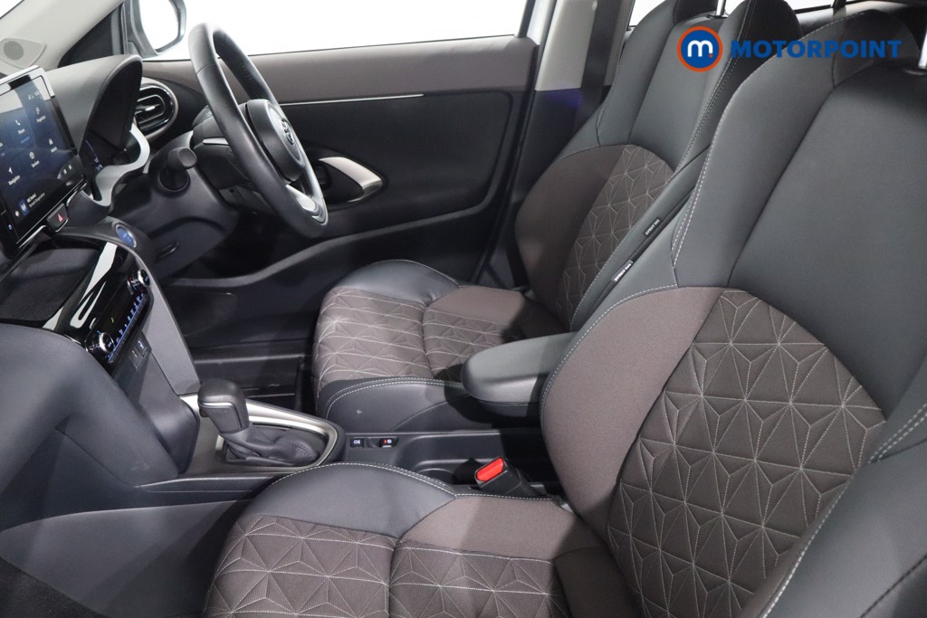 Toyota Yaris Cross Excel Automatic Petrol-Electric Hybrid Estate - Stock Number (1575787) - 4th supplementary image