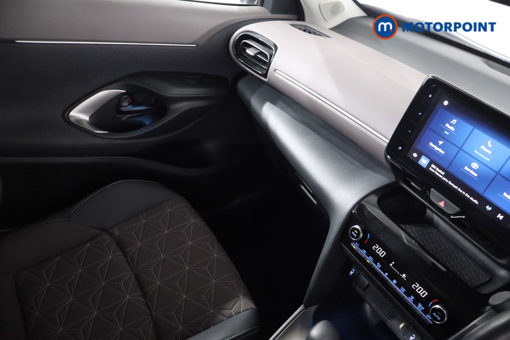 Toyota Yaris Cross Excel Automatic Petrol-Electric Hybrid Estate - Stock Number (1575787) - 17th supplementary image