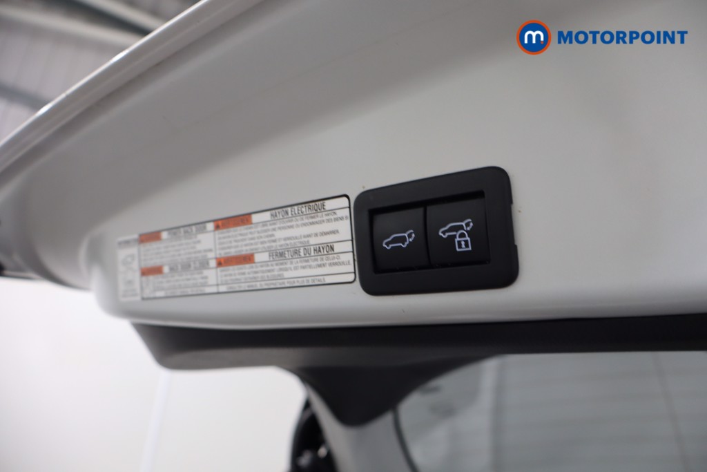 Toyota Yaris Cross Excel Automatic Petrol-Electric Hybrid Estate - Stock Number (1575787) - 29th supplementary image