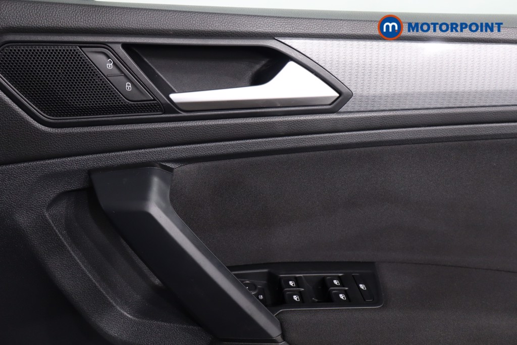 Volkswagen Tiguan Life Automatic Petrol SUV - Stock Number (1575841) - 20th supplementary image