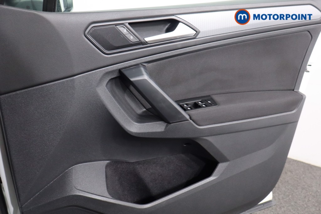 Volkswagen Tiguan Life Automatic Petrol SUV - Stock Number (1575841) - 22nd supplementary image