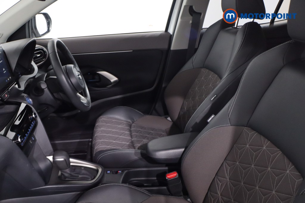 Toyota Yaris Cross Excel Automatic Petrol-Electric Hybrid Estate - Stock Number (1575938) - 4th supplementary image