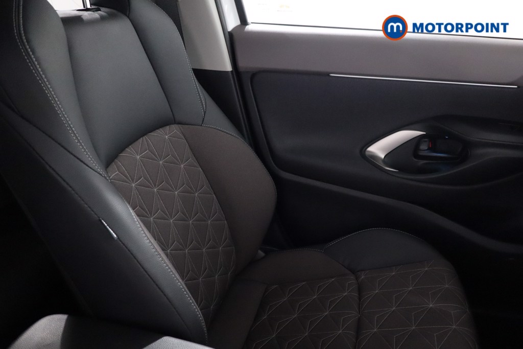 Toyota Yaris Cross Excel Automatic Petrol-Electric Hybrid Estate - Stock Number (1575938) - 22nd supplementary image