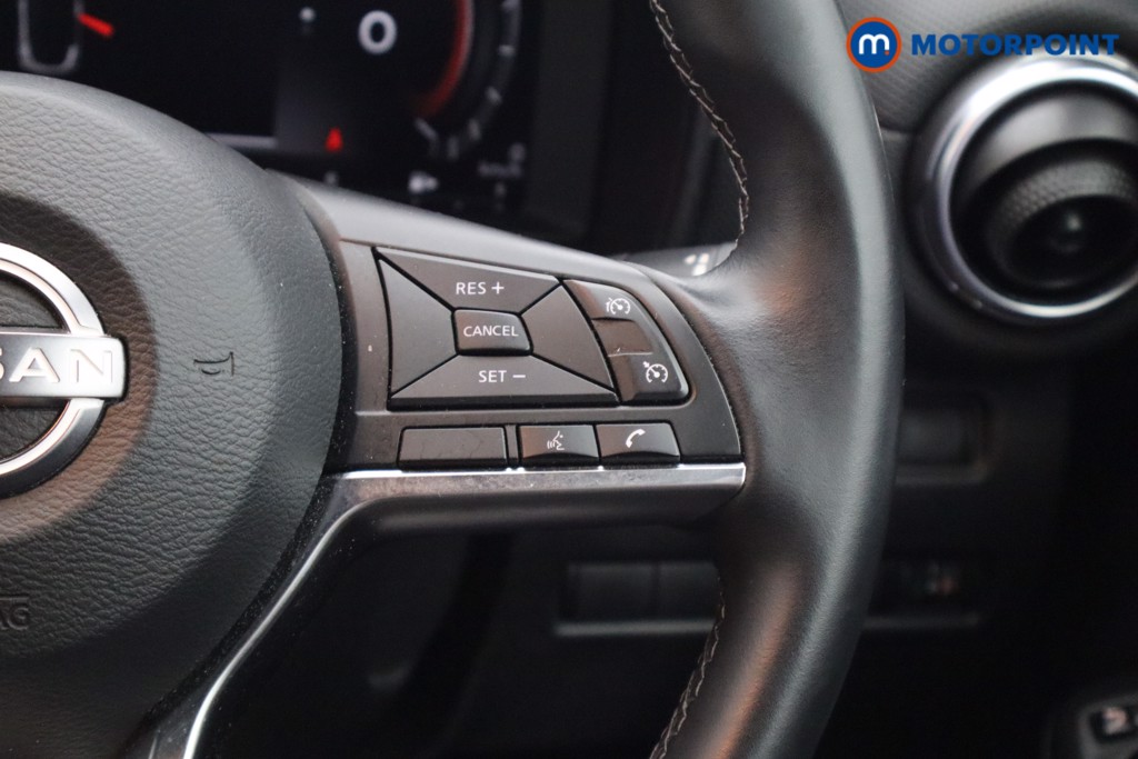Nissan Juke N-Connecta Manual Petrol SUV - Stock Number (1572826) - 5th supplementary image