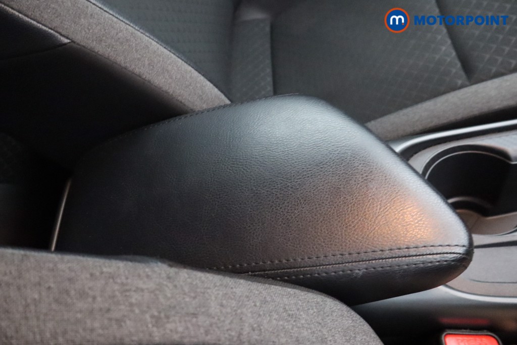 Nissan Juke N-Connecta Manual Petrol SUV - Stock Number (1572826) - 7th supplementary image