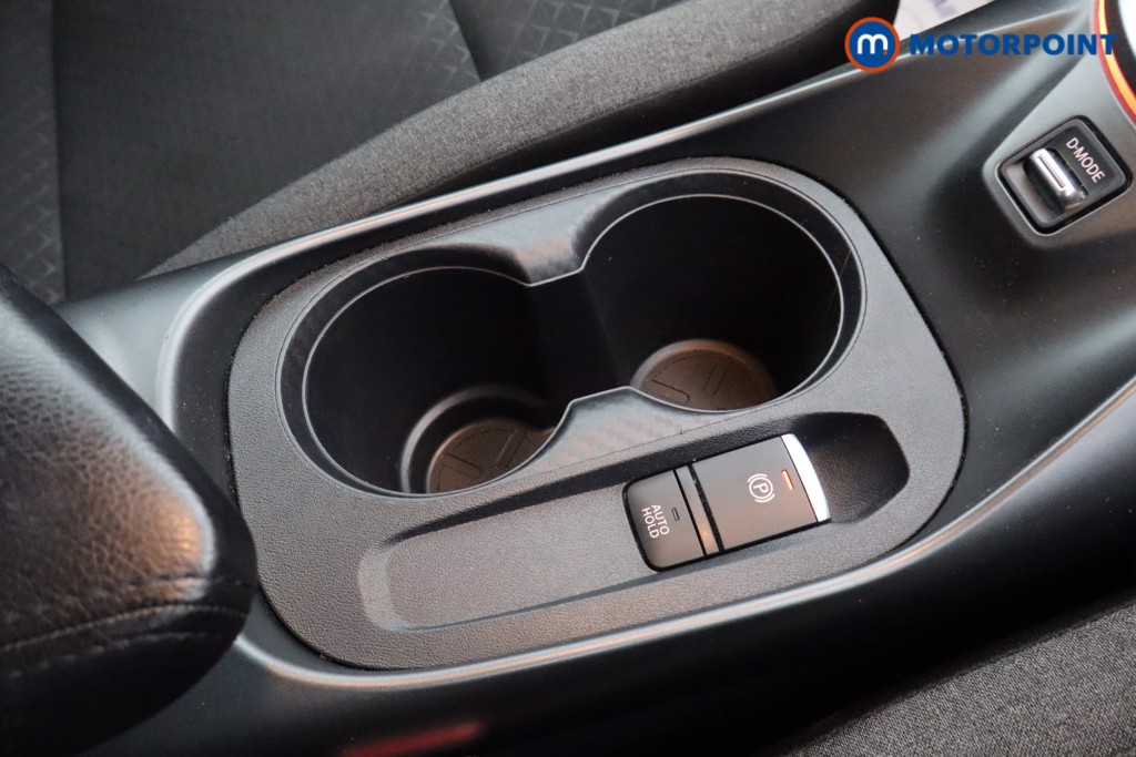 Nissan Juke N-Connecta Manual Petrol SUV - Stock Number (1572826) - 9th supplementary image