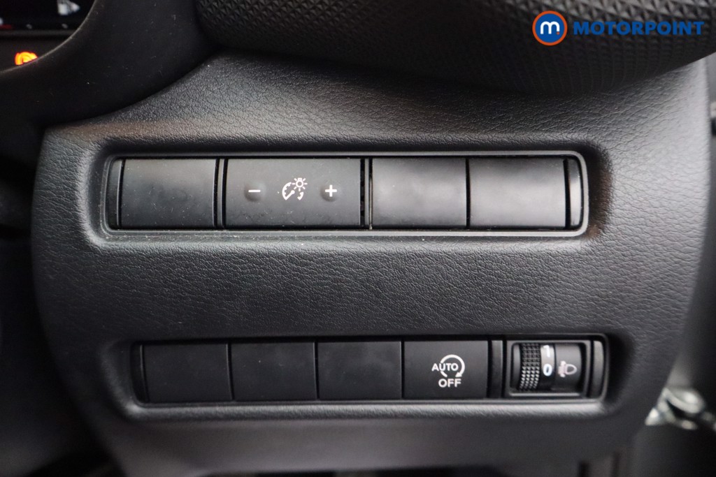 Nissan Juke N-Connecta Manual Petrol SUV - Stock Number (1572826) - 15th supplementary image