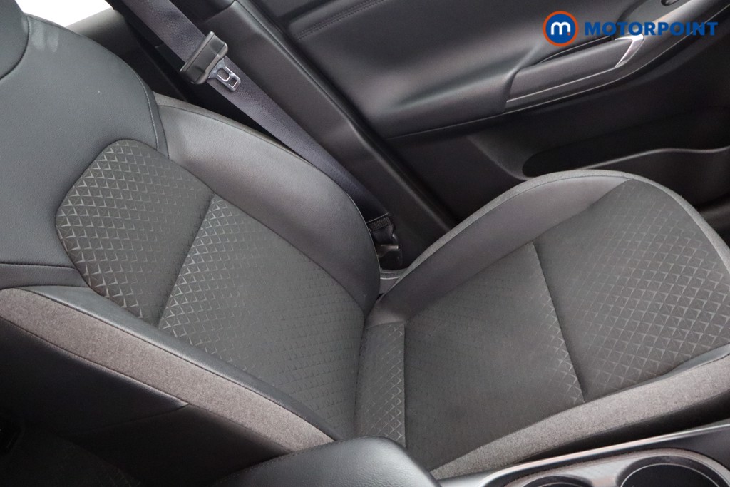 Nissan Juke N-Connecta Manual Petrol SUV - Stock Number (1572826) - 17th supplementary image