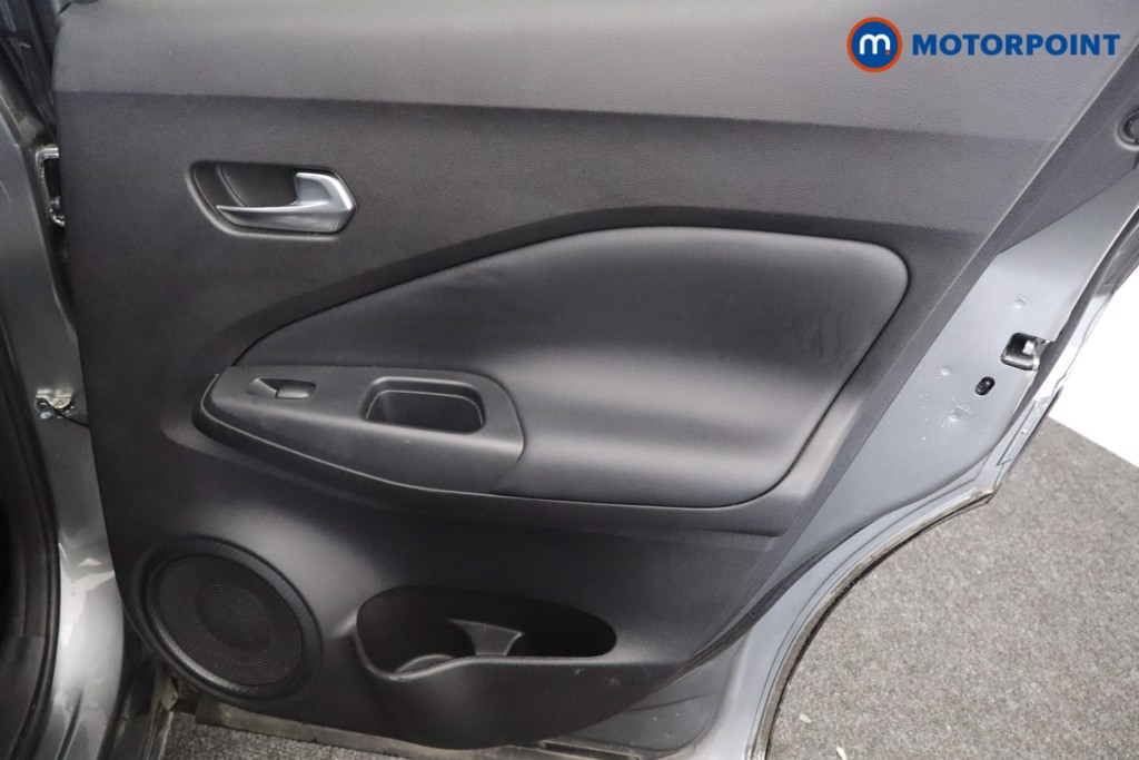 Nissan Juke N-Connecta Manual Petrol SUV - Stock Number (1572826) - 20th supplementary image