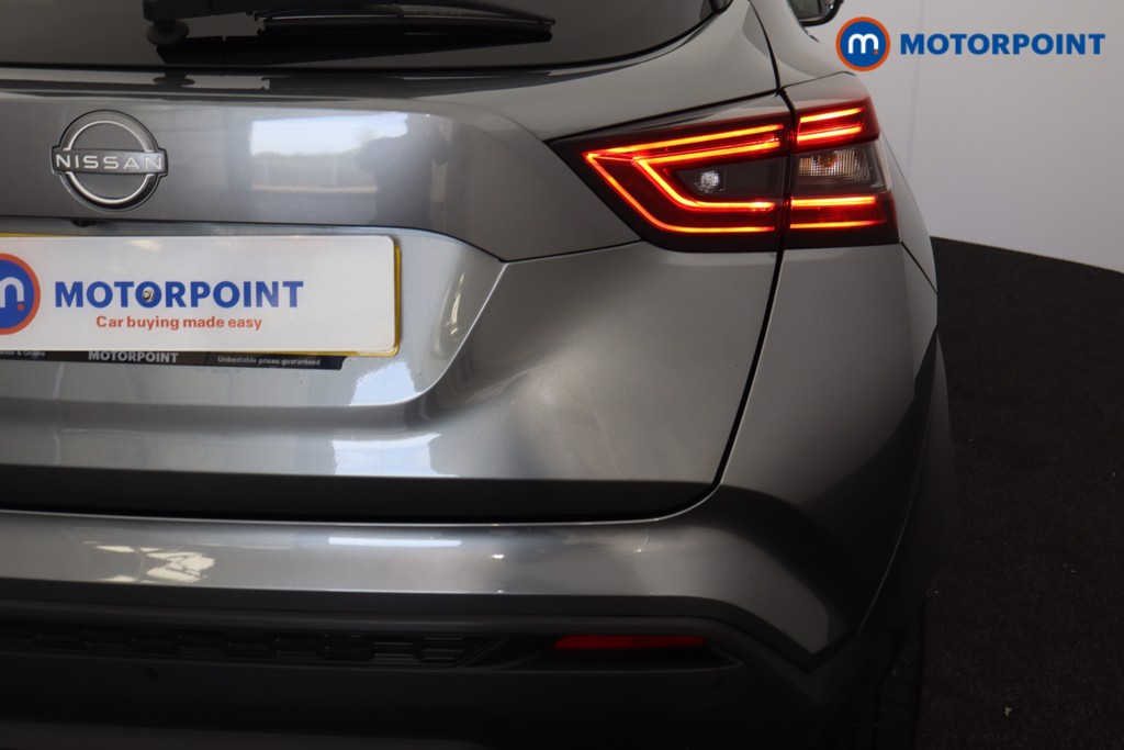 Nissan Juke N-Connecta Manual Petrol SUV - Stock Number (1572826) - 32nd supplementary image